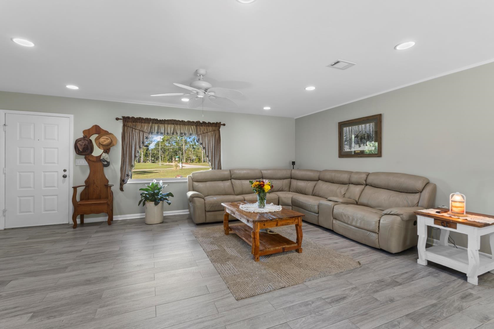 402 Bishop Boulevard Perry, FL 32347 - Photo 5 of 39