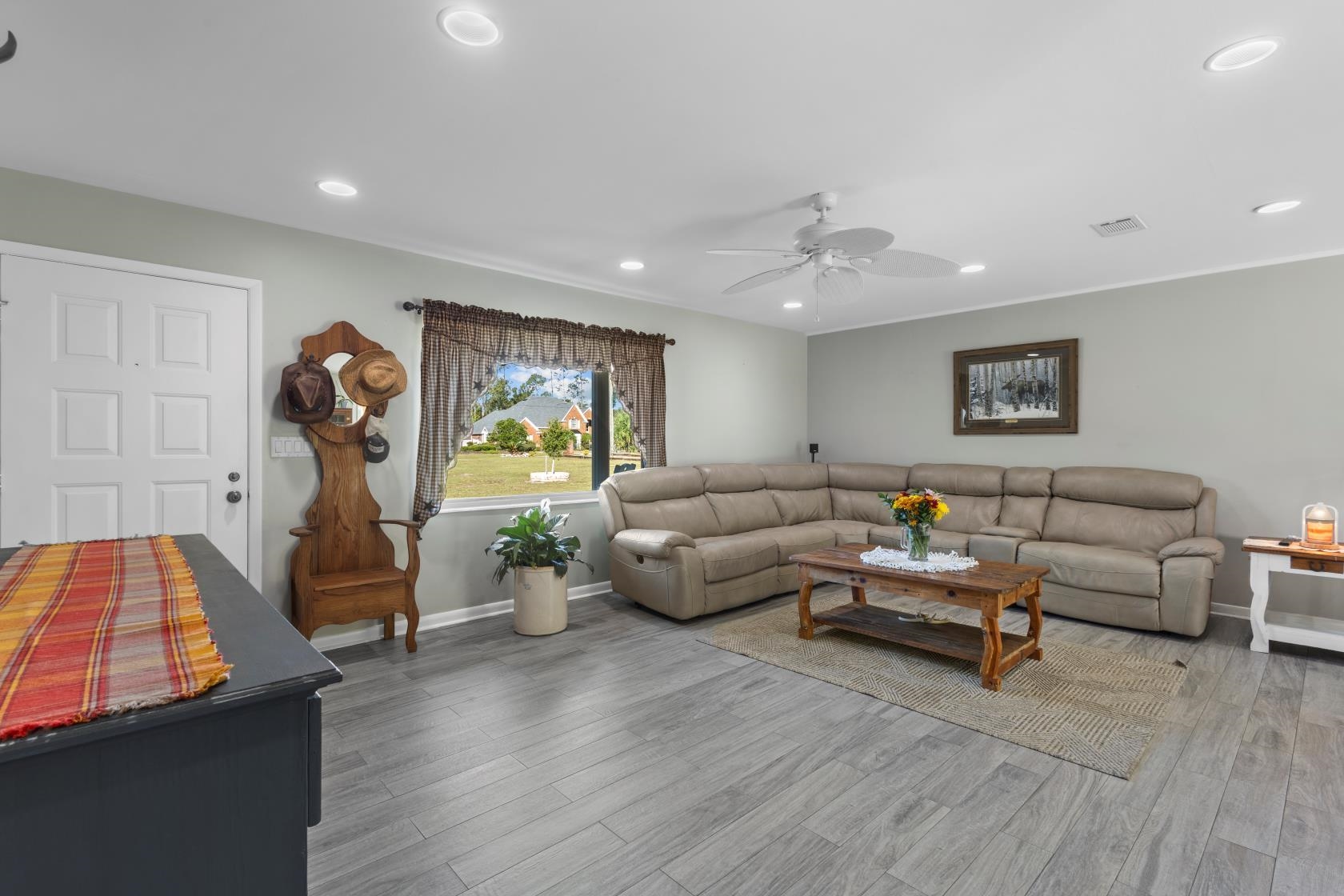 402 Bishop Boulevard Perry, FL 32347 - Photo 6 of 39