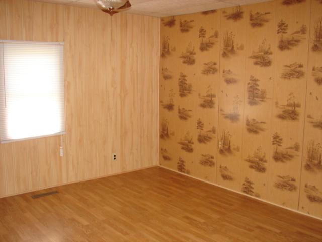 309 Jefferson Street Ridott, IL 61067 - Photo 9 of 12 a view of small space