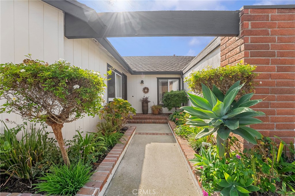 4326 Via Verde Cypress, CA 90630 - Photo 4 of 43 a view of house with flower pots