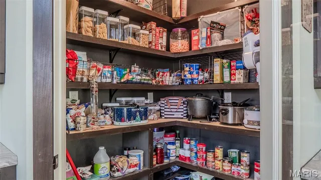 $710,000 | 2103 Vly Crk Drive, Owensville, MO 65066