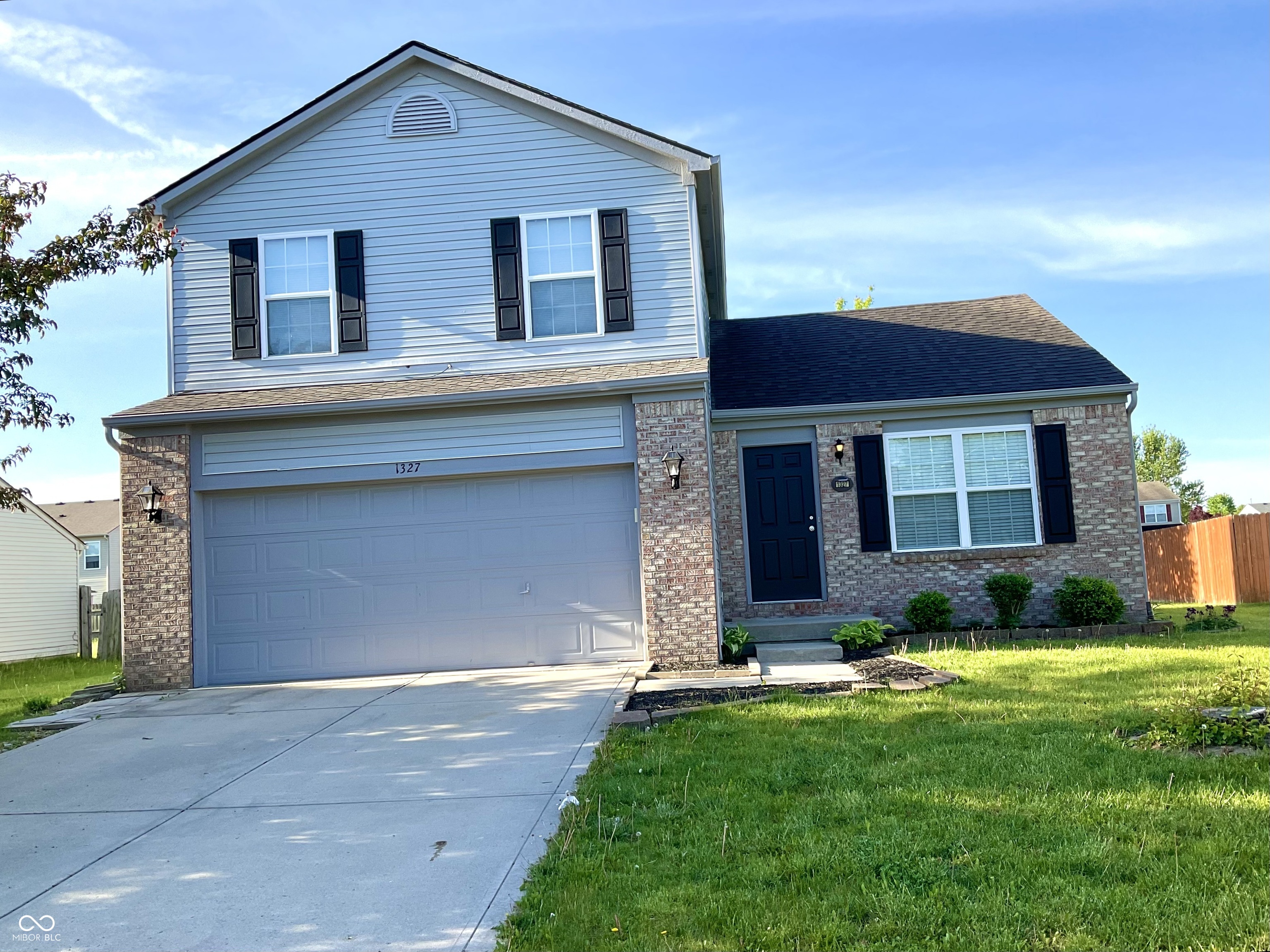 1327 Blue Ridge Lane Brownsburg, IN 46112 - Photo 2 of 30 Gallery Image 2