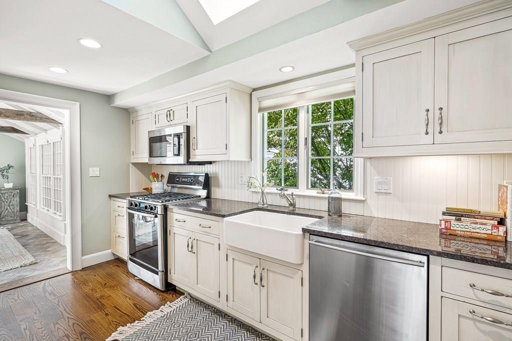 62 Leighton Road Wellesley, MA 02482 - Photo 16 of 41