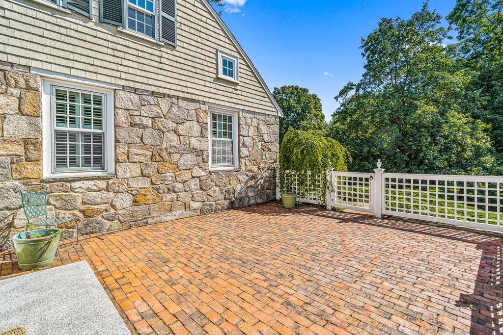62 Leighton Road Wellesley, MA 02482 - Photo 6 of 41