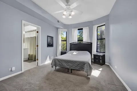 $599,000 | 1712 West Wilson Avenue, Unit 3E, Chicago, IL 60640