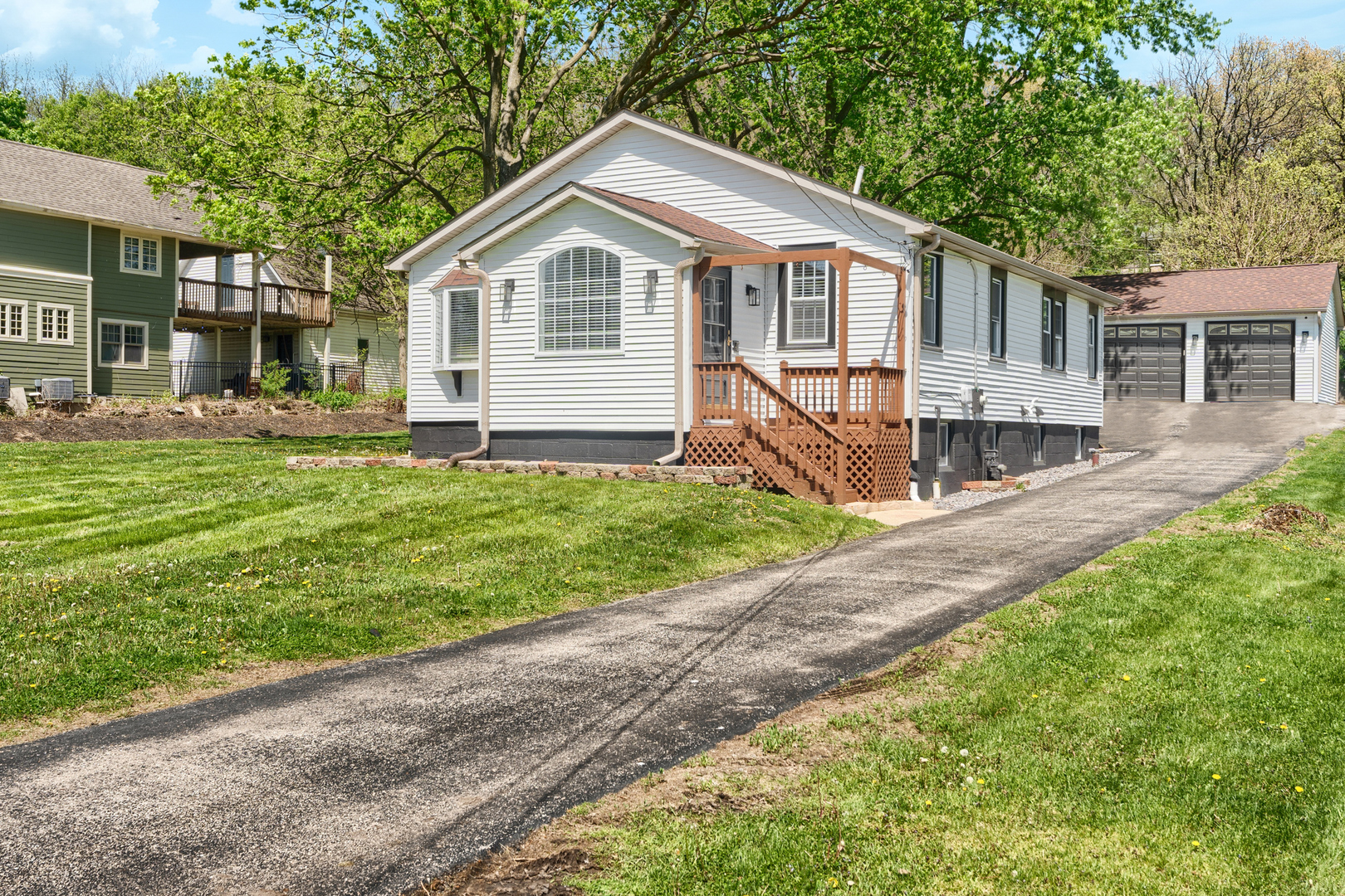 19W640 Bluff Road Lemont, IL 60439 - Photo 2 of 21