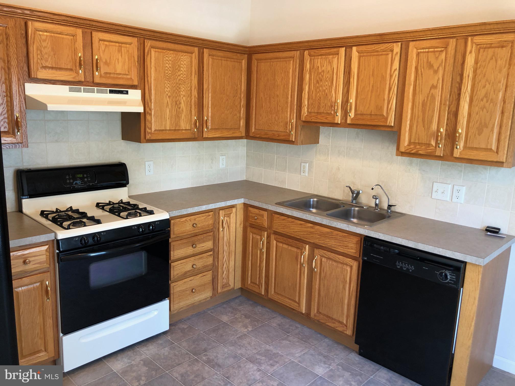 650 Wallingford Road Lititz, PA 17543 - Photo 7 of 22