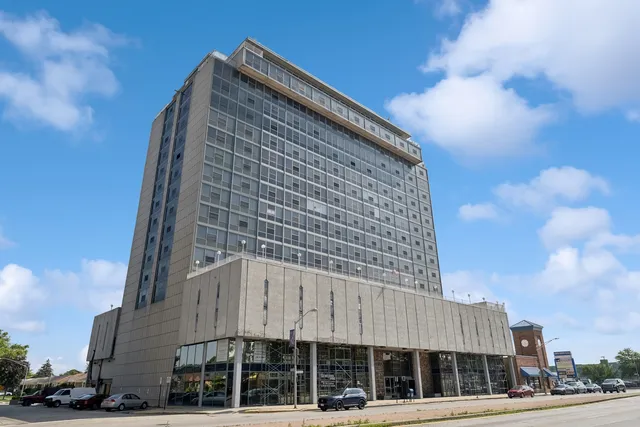 $135,000 | 7234 West North Avenue, Unit 1610, Elmwood Park, IL 60707