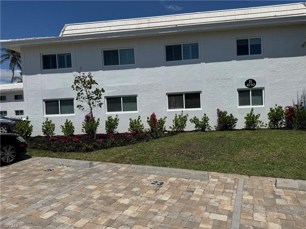 4170 Crayton Road, Unit C3 Naples, FL 34103 - Photo 12 of 20 Additional Landscapping picture