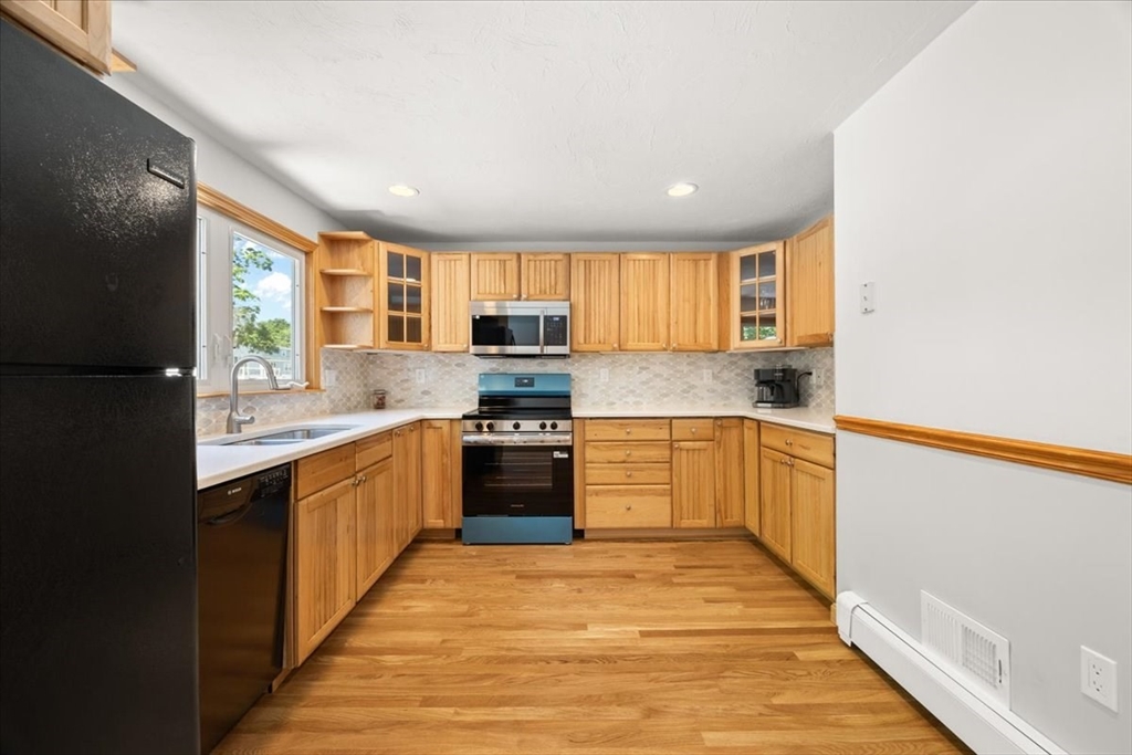 3 Selwyn Road Braintree, MA 02184 - Photo 9 of 42