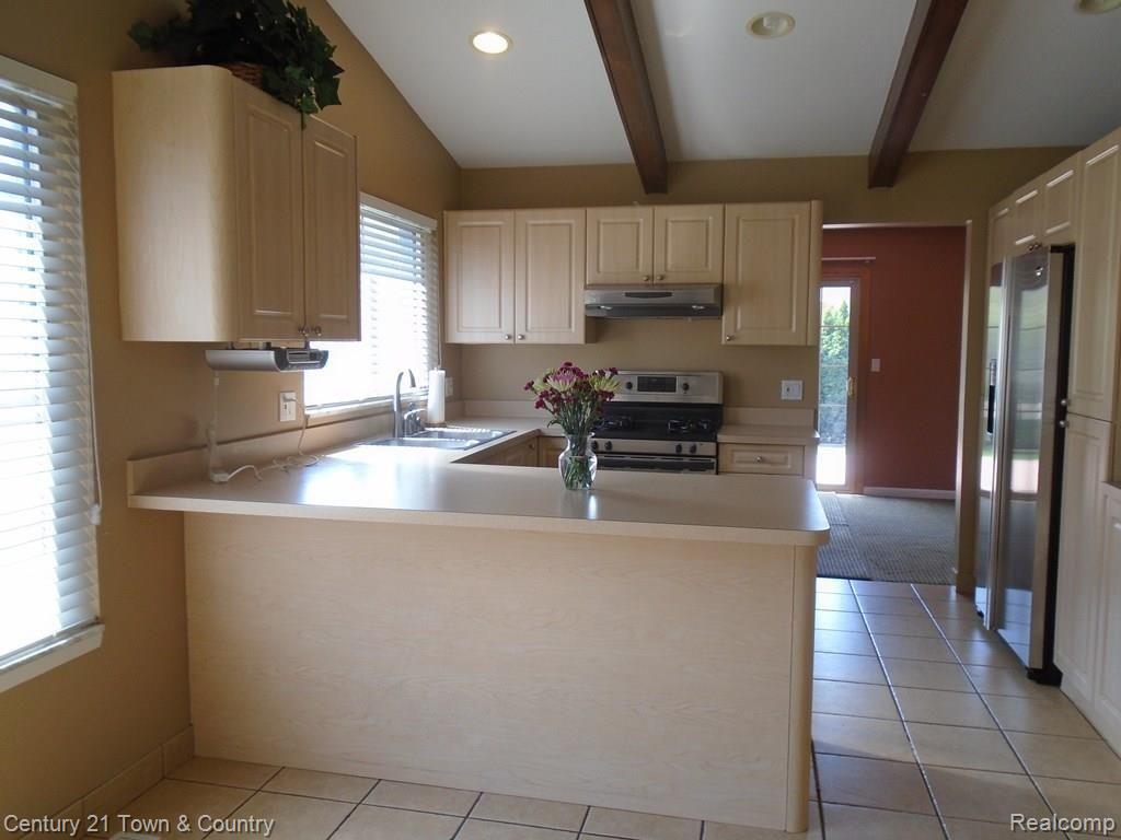 4428 Boulder Drive Sterling Heights, MI 48310 - Photo 8 of 27 DSC00093.jpg
