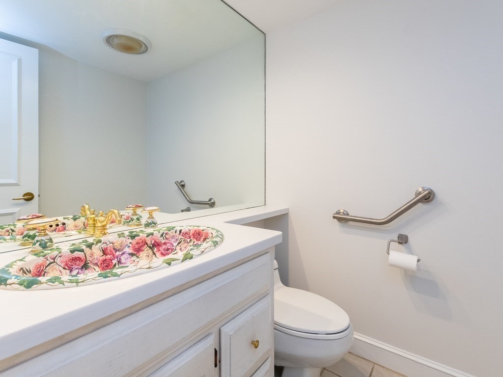 7 Wainwright Road, Unit 39 Winchester, MA 01890 - Photo 25 of 38 Gallery Image 25