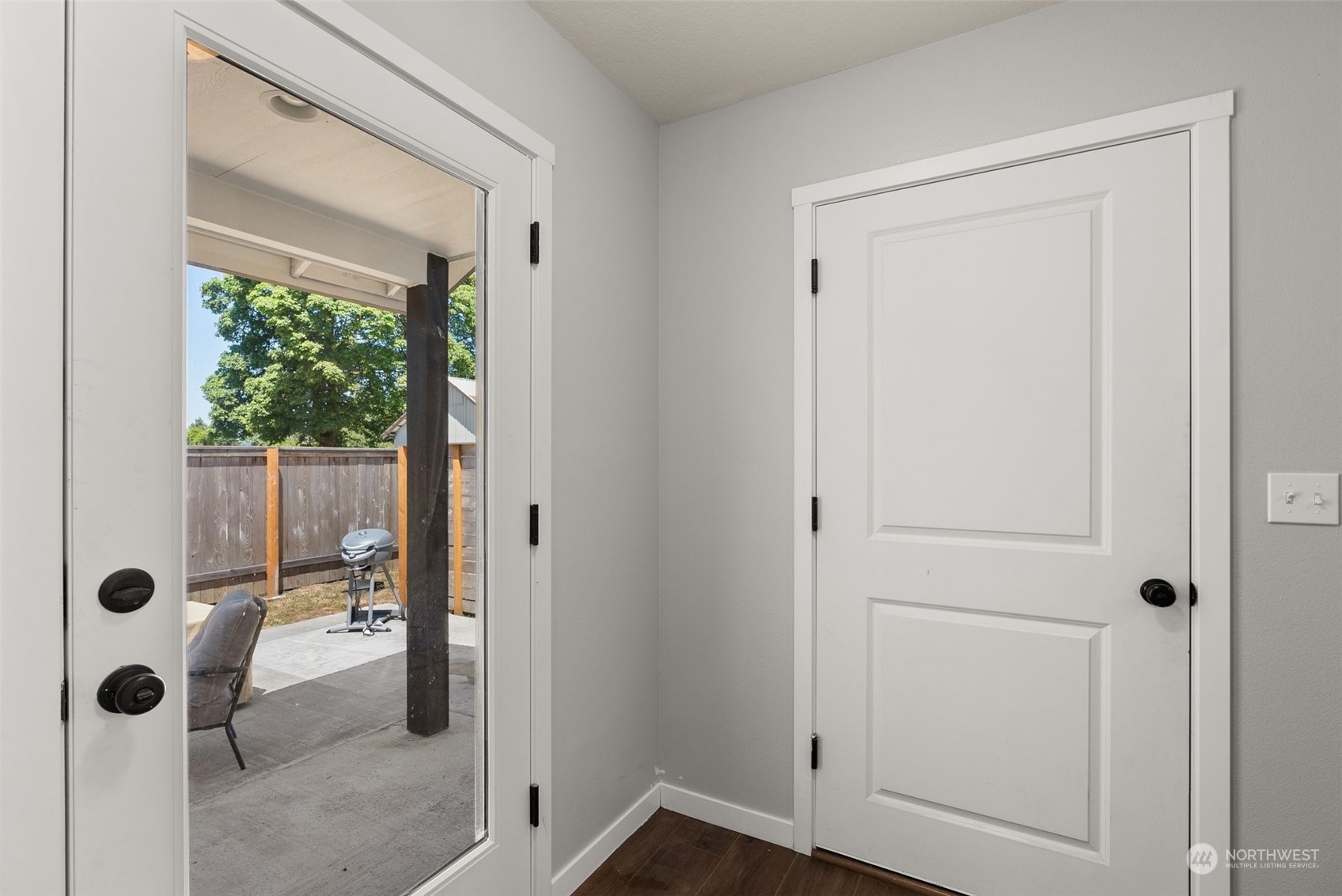 702 Roundtree Boulevard Winlock, WA 98596 - Photo 26 of 35 a bathroom with a glass shower door