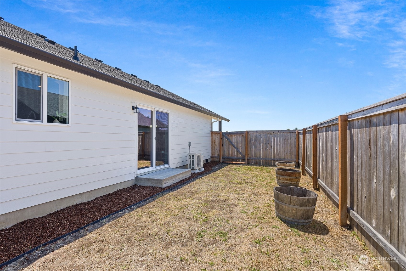 702 Roundtree Boulevard Winlock, WA 98596 - Photo 29 of 35 a backyard of a house