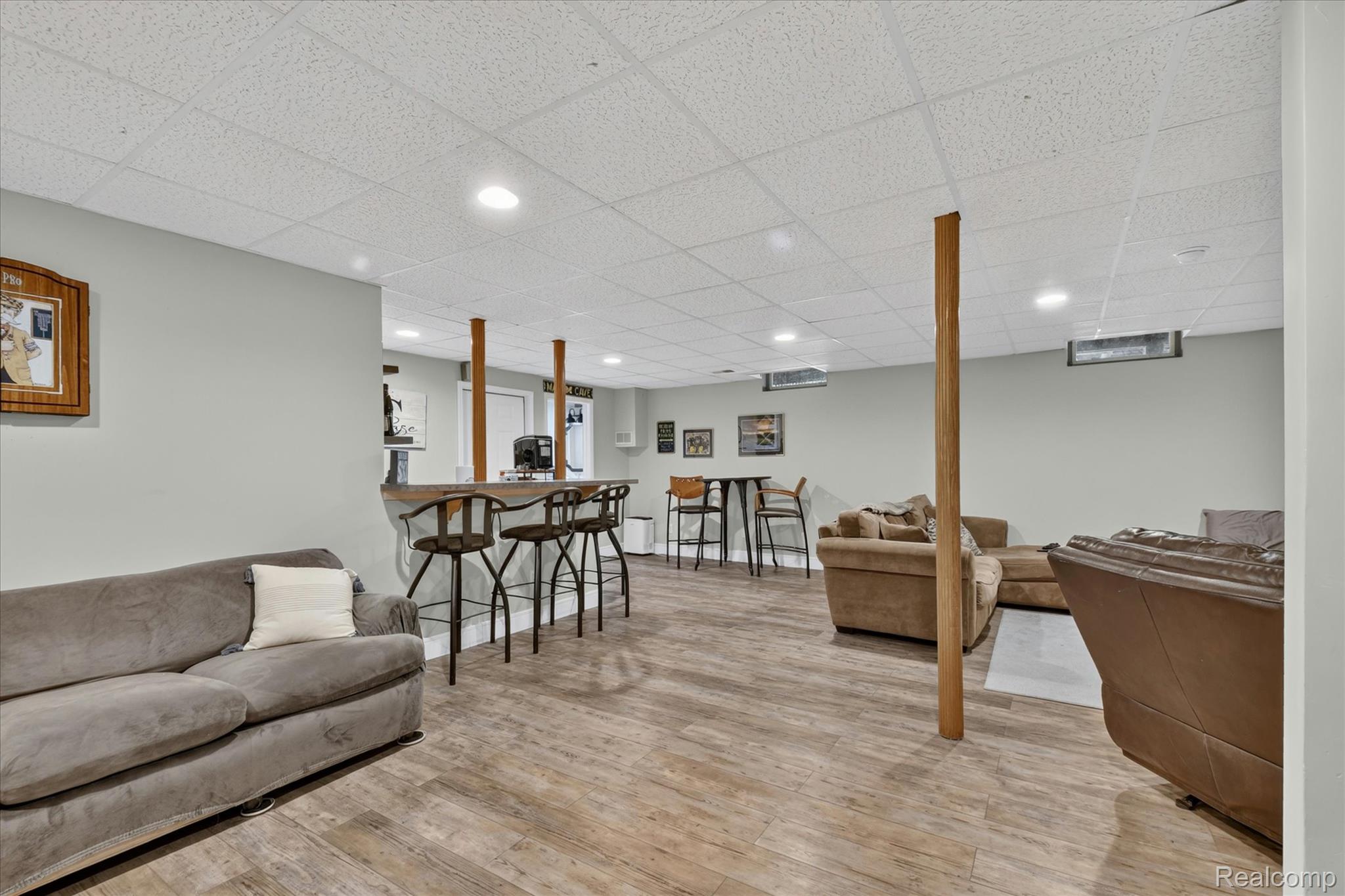 7040 McGuire Road Fenton, MI 48430 - Photo 27 of 43 42-7040-McGuire-Rd-Fenton-WindowStill.jpg