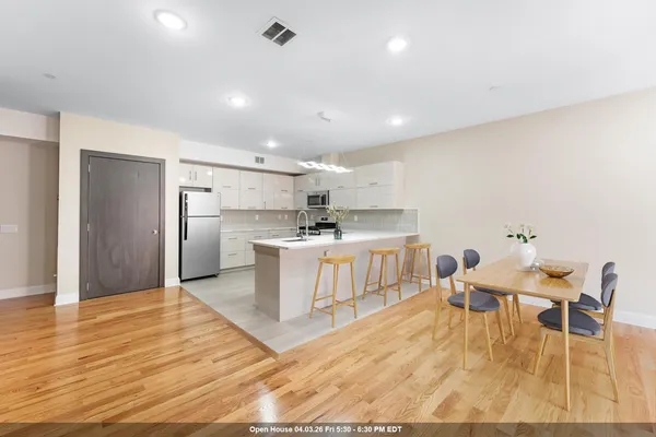 $3,000 | 65-67 Storms Avenue, Unit 3B, Jersey City, NJ 07306