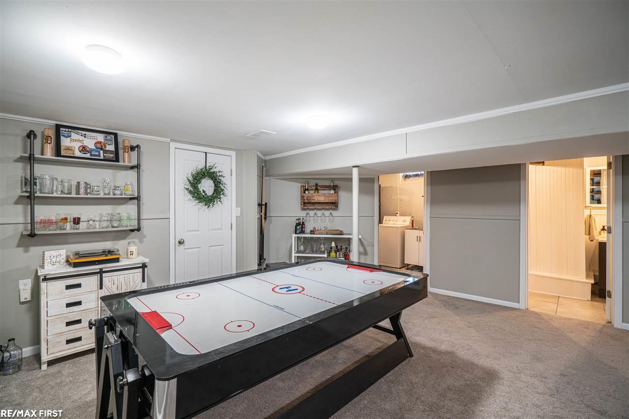 40966 Pickett Ridge Road Sterling Heights, MI 48313 - Photo 20 of 27 50032048-19.JPG