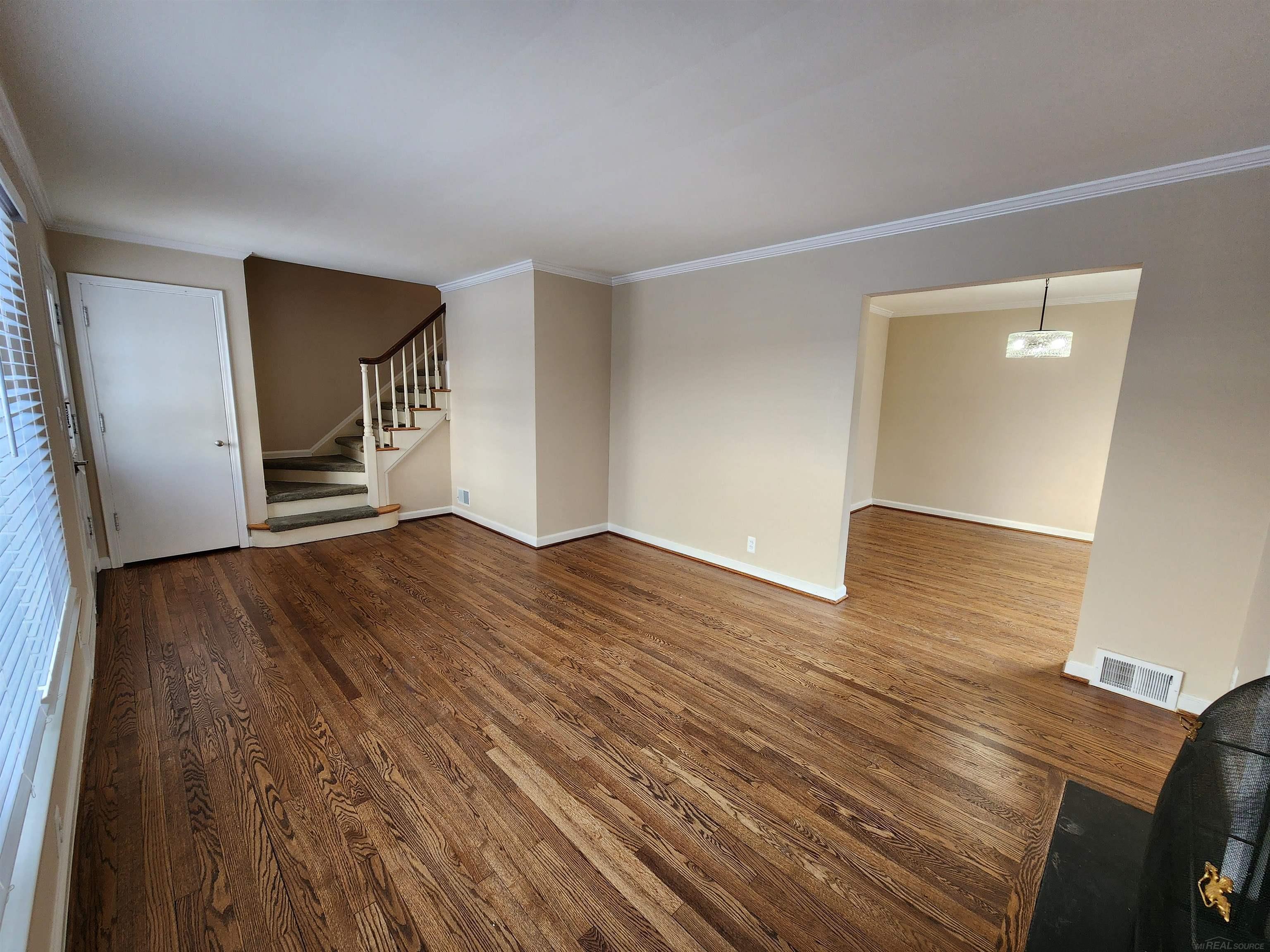 343 Rivard Boulevard Grosse Pointe, MI 48230 - Photo 3 of 31