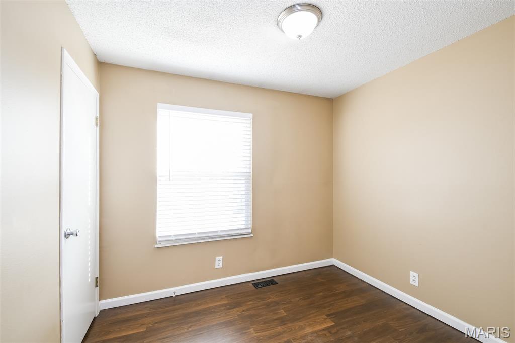 5861 Falcon View Lane St. Louis, MO 63129 - Photo 11 of 17