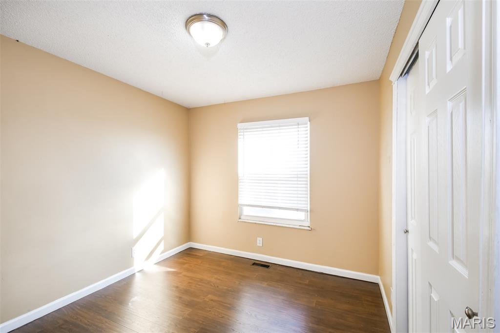 5861 Falcon View Lane St. Louis, MO 63129 - Photo 12 of 17