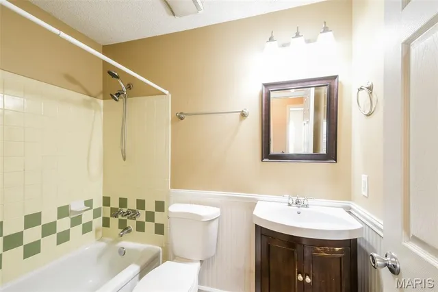 $2,115 | 5861 Falcon View Lane, St. Louis, MO 63129