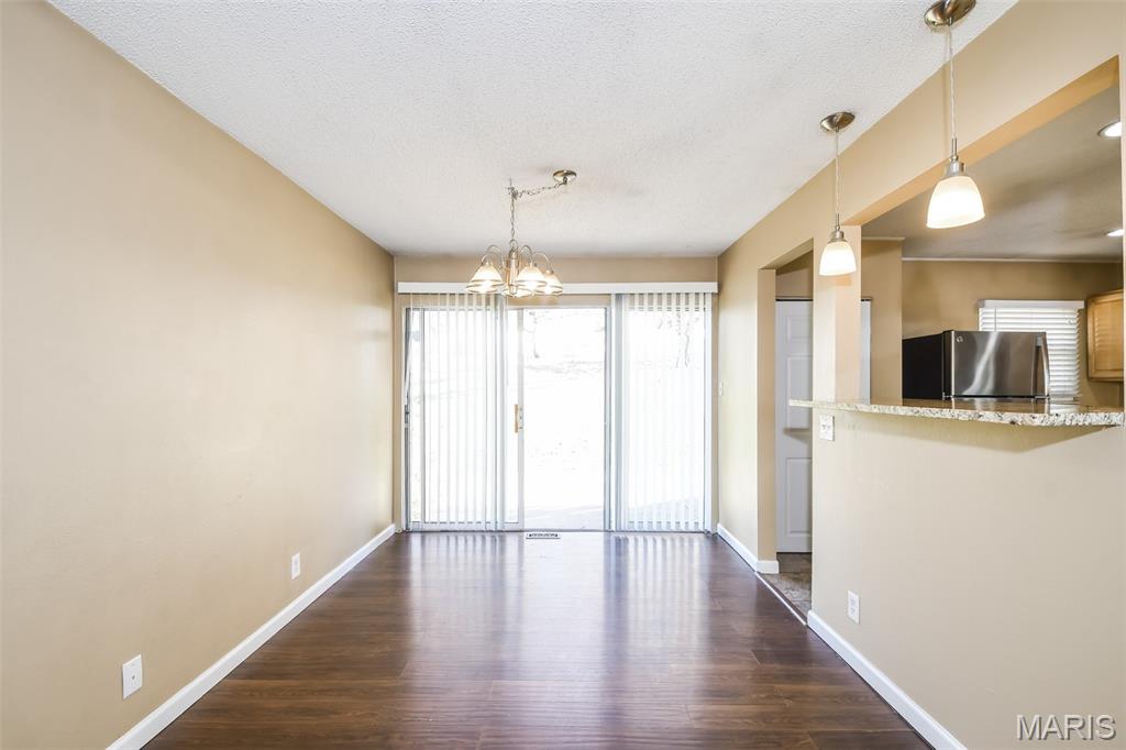 5861 Falcon View Lane St. Louis, MO 63129 - Photo 4 of 17