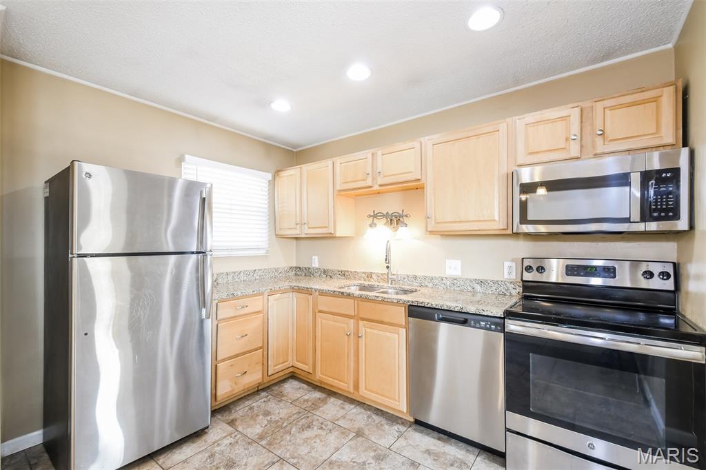 5861 Falcon View Lane St. Louis, MO 63129 - Photo 6 of 17