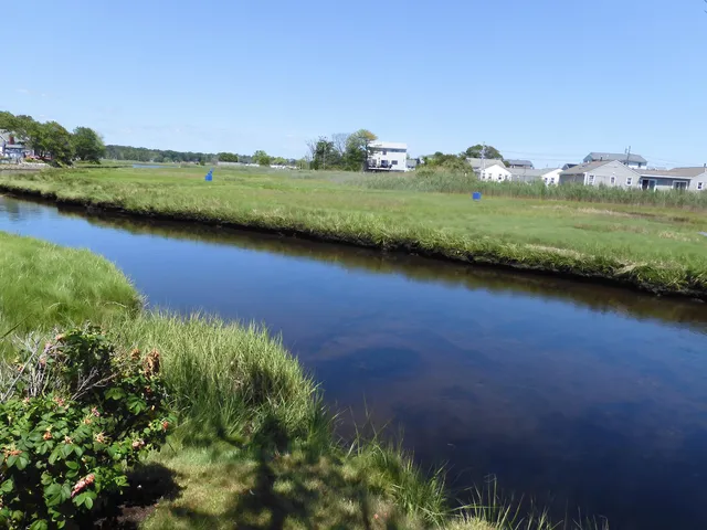 $217,900 | 550 Winnacunnet Road, Unit 206, Hampton, NH 03842