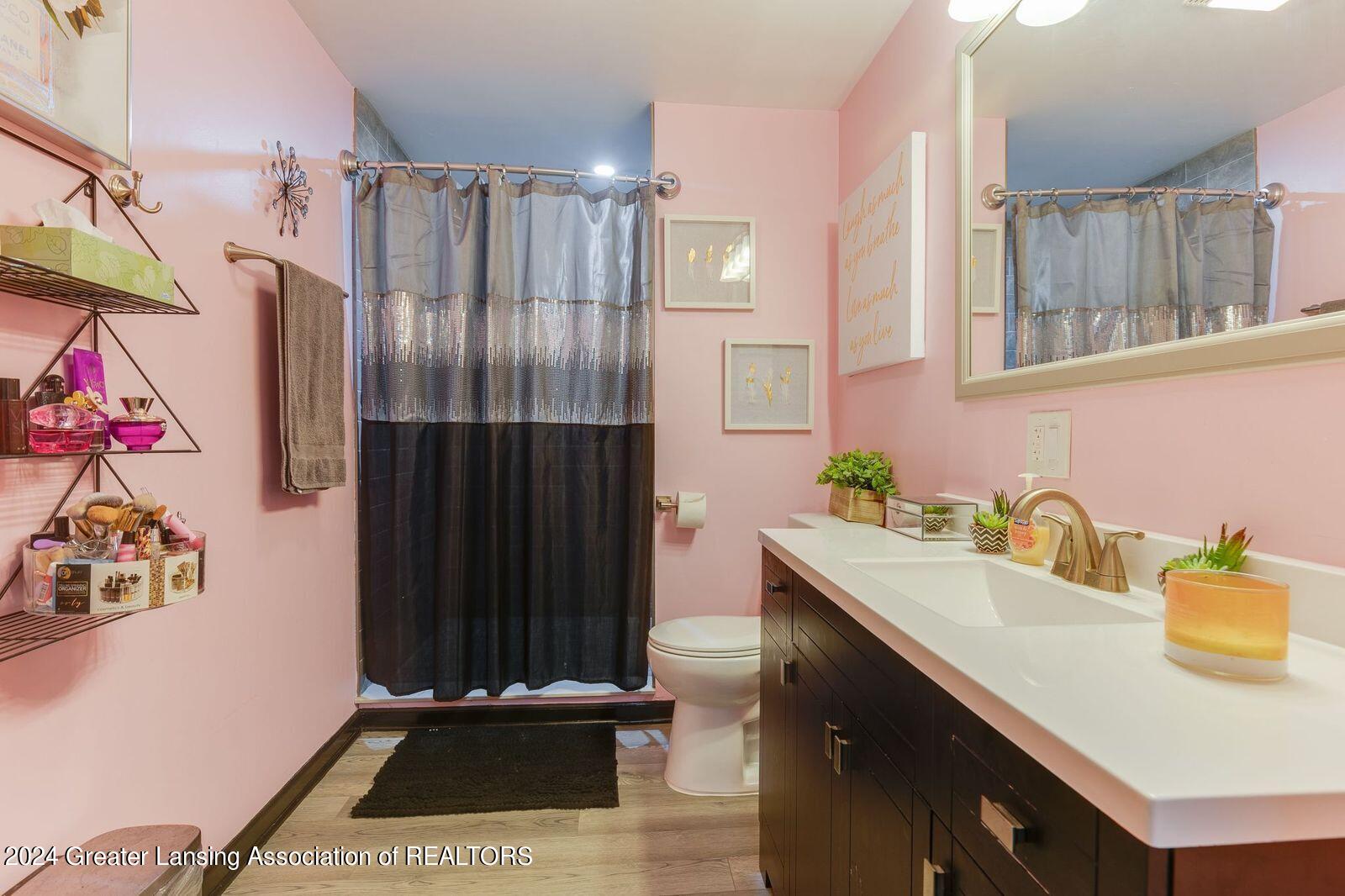 5901 Rockingham Drive Lansing, MI 48911 - Photo 17 of 42 F50ZCw9U