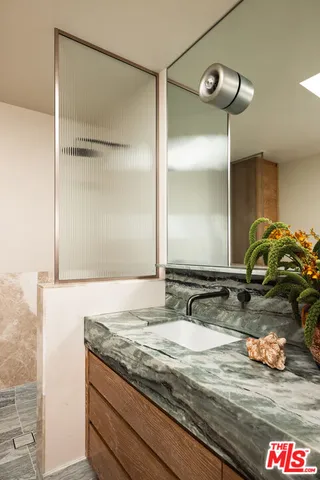 $2,359,000 | 3815 Chanson Drive, View Park, CA 90043