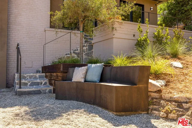 $2,359,000 | 3815 Chanson Drive, View Park, CA 90043