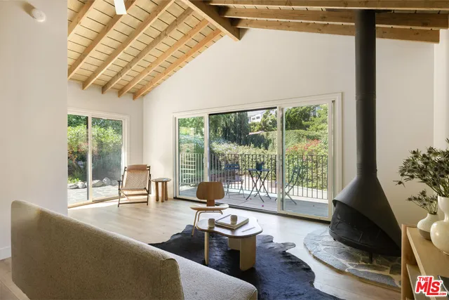 $2,359,000 | 3815 Chanson Drive, View Park, CA 90043