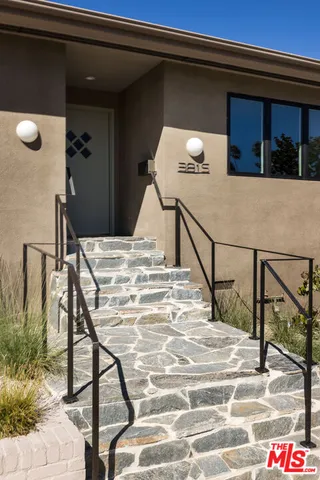 $2,359,000 | 3815 Chanson Drive, View Park, CA 90043