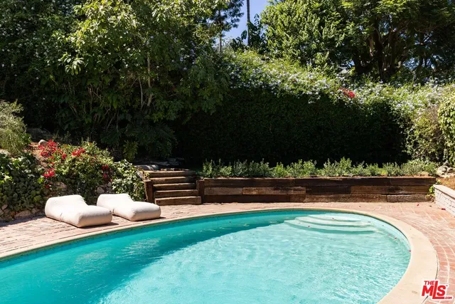 $2,359,000 | 3815 Chanson Drive, View Park, CA 90043