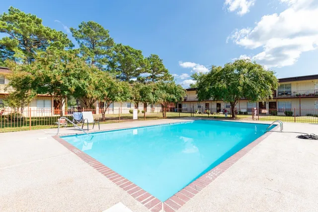 $1,195 | 325 South Center Street, Unit 22, Collierville, TN 38017