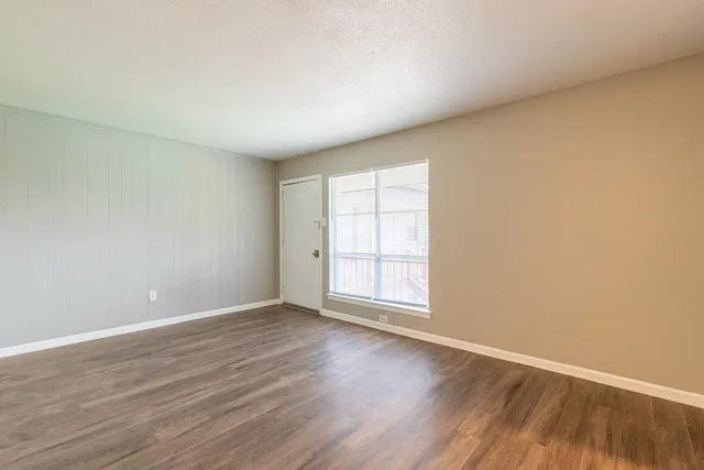 $1,195 | 325 South Center Street, Unit 22, Collierville, TN 38017