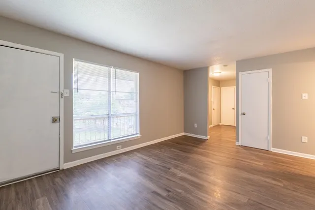 $1,195 | 325 South Center Street, Unit 22, Collierville, TN 38017