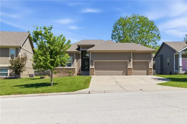 $365,000 | 1923 South Cochise Avenue, Independence, MO 64057