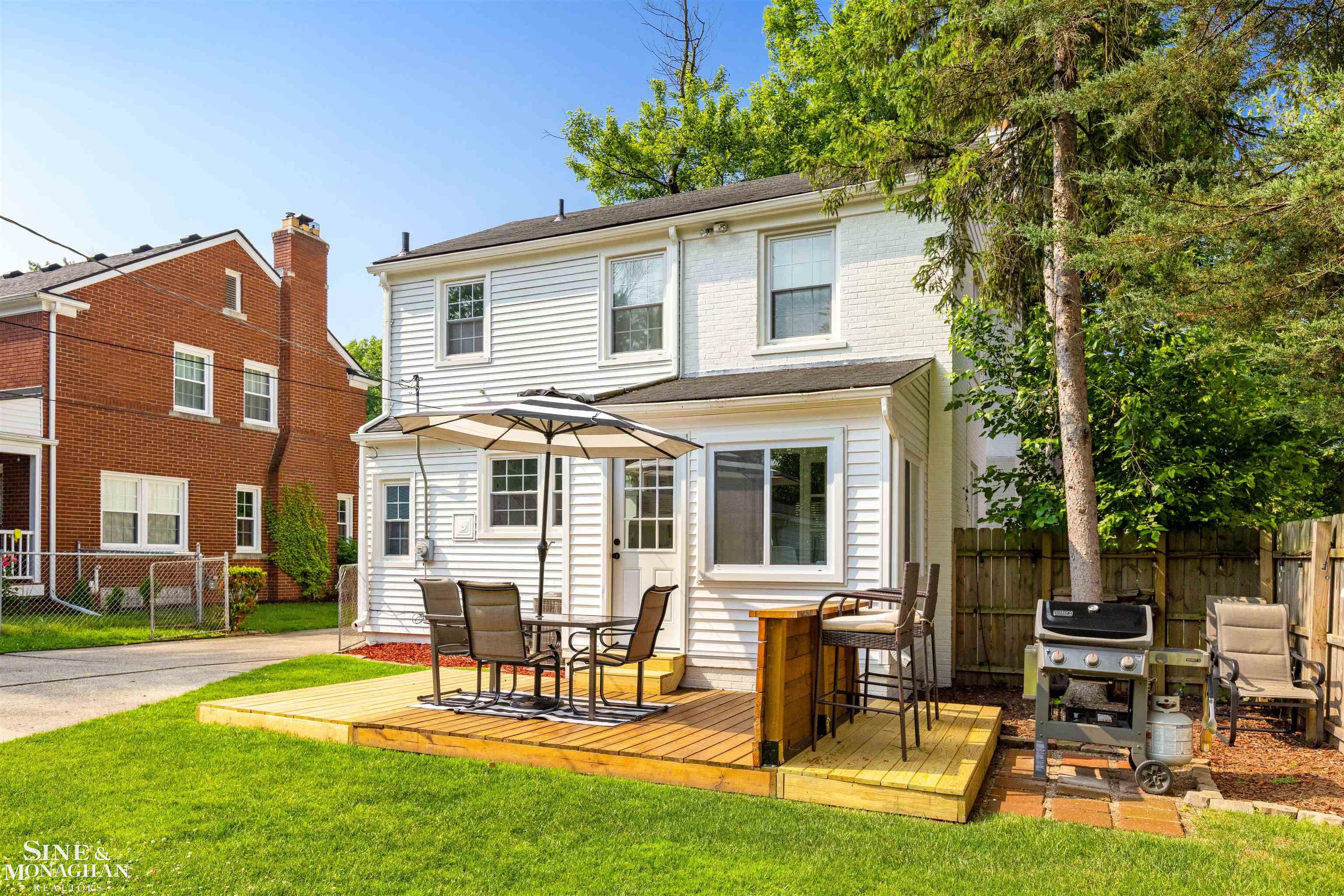 252 Kerby Road Grosse Pointe, MI 48236 - Photo 32 of 40 50146162-18e97146-4703-406c-a944-2ac47e2bbf4b.JPG