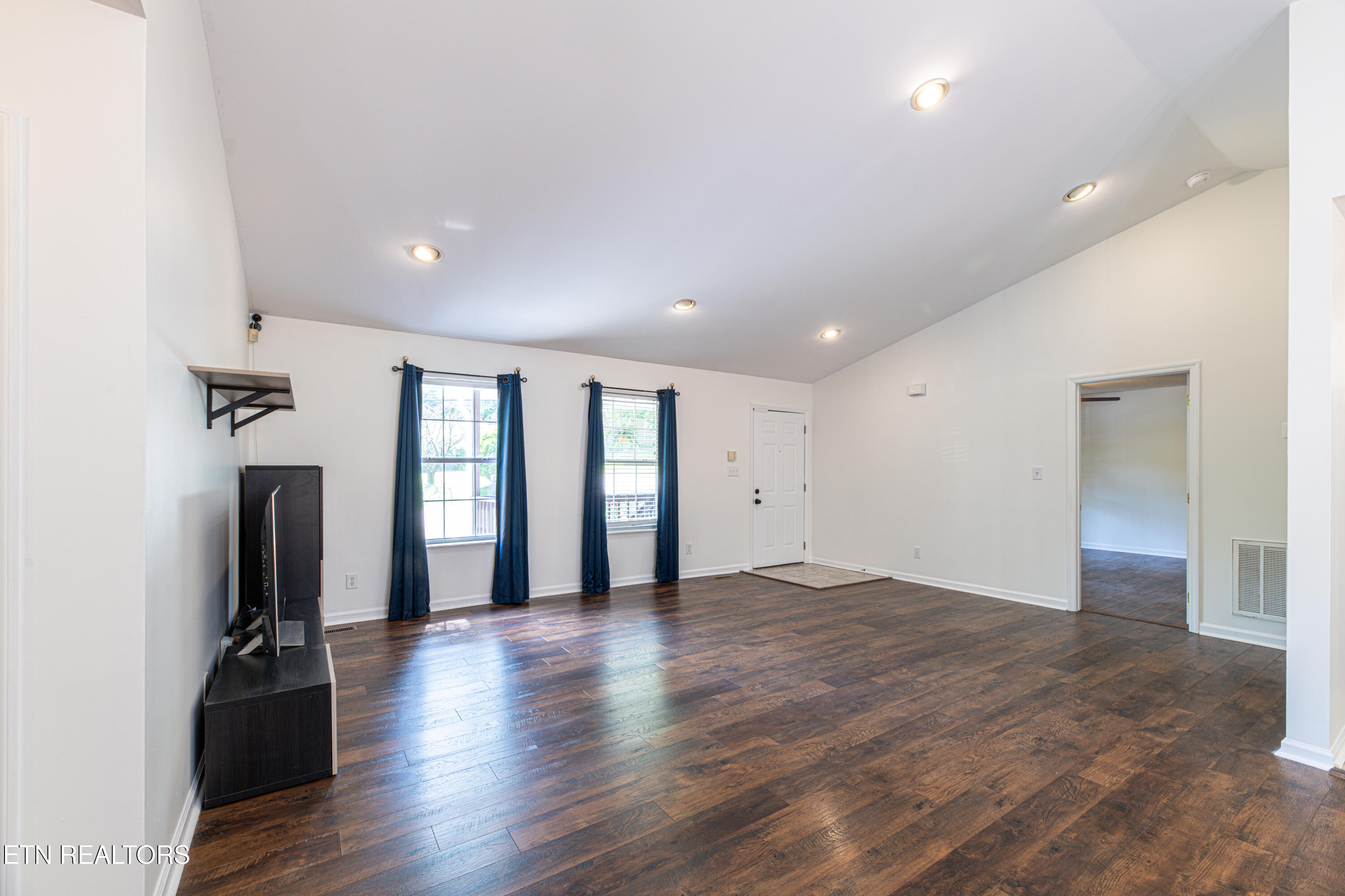 1718 Frank Watts Road Knoxville, TN 37909 - Photo 8 of 31 1718 Frank Watt-3