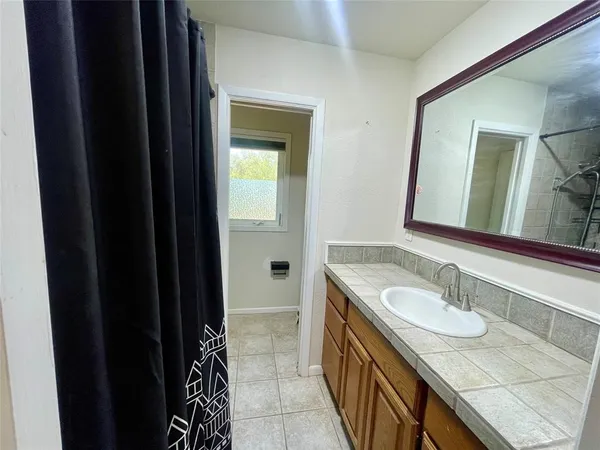 $150,000 | 500 Green Street, Quanah, TX 79252
