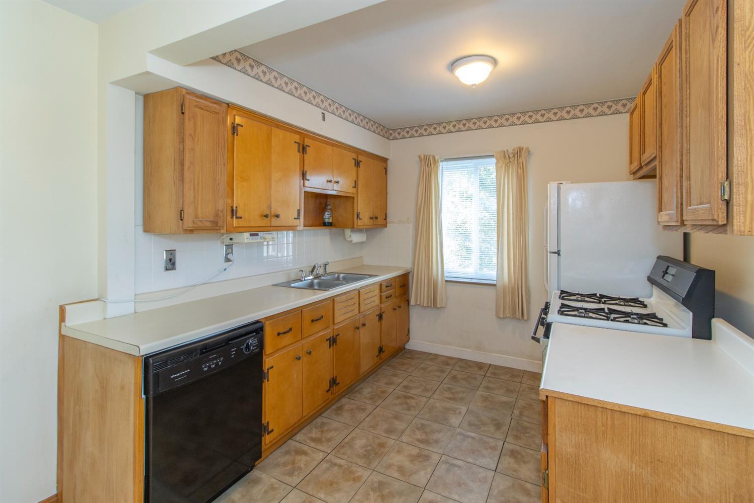 2741 Blue Rock Road Cincinnati, OH 45239 - Photo 6 of 21 Gallery Image 6