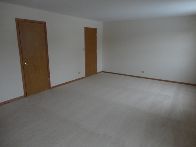 3 North Victoria Lane, Unit B Streamwood, IL 60107 - Photo 3 of 11 a view of a small space