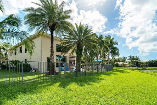 $2,152,000 | 8747 Caraway Lake Court, Boynton Beach, FL 33473