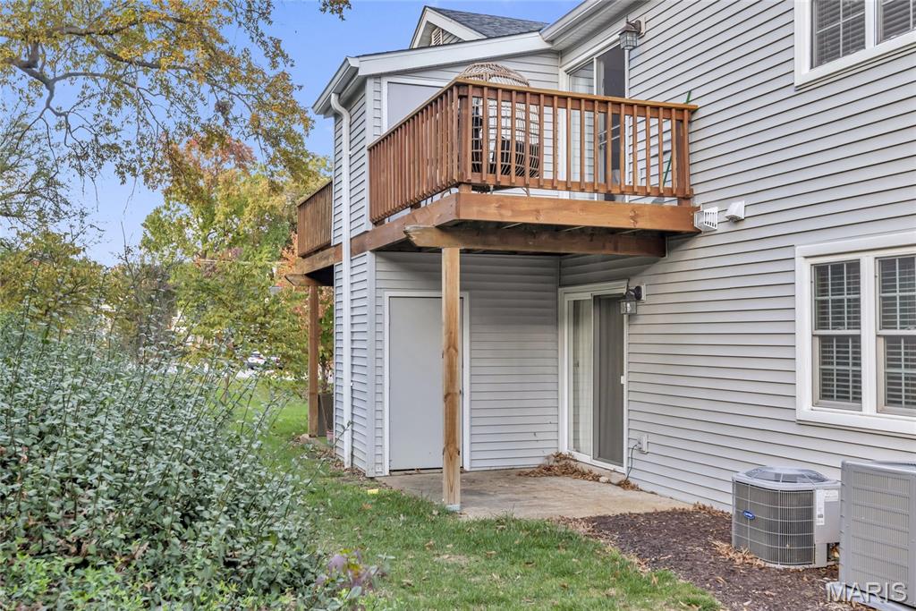 9155 North Swan Circle St. Louis, MO 63144 - Photo 15 of 16