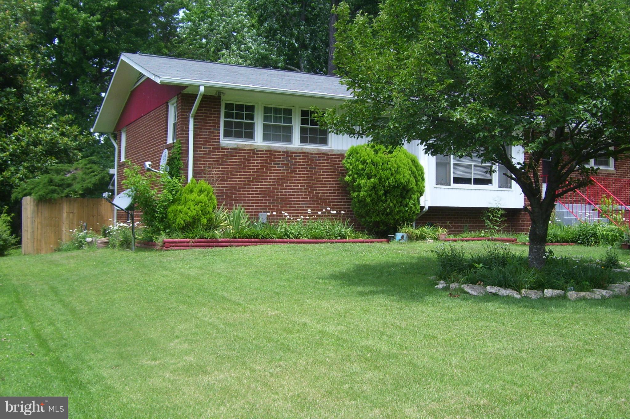 8205 Fort Foote Road Fort Washington, MD 20744 - Photo 3 of 18 Exterior (General)