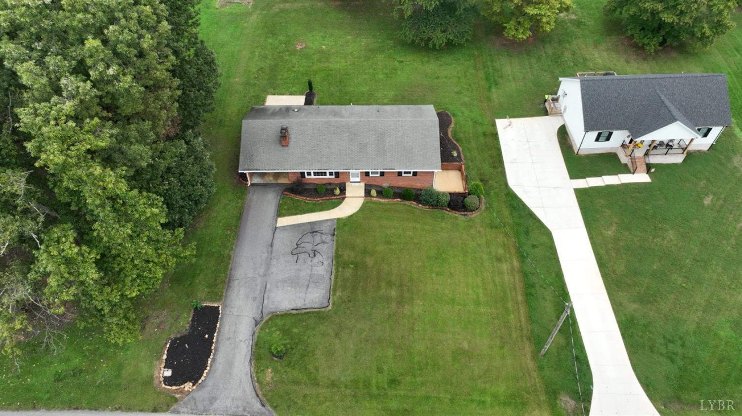 223 Charldon Road Lynchburg, VA 24501 - Photo 2 of 30 Gallery Image 2