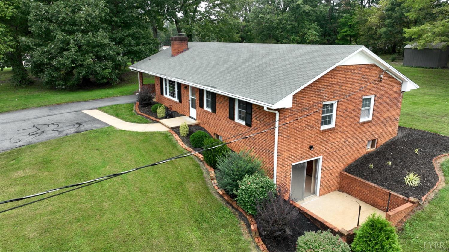 223 Charldon Road Lynchburg, VA 24501 - Photo 3 of 30 Gallery Image 3