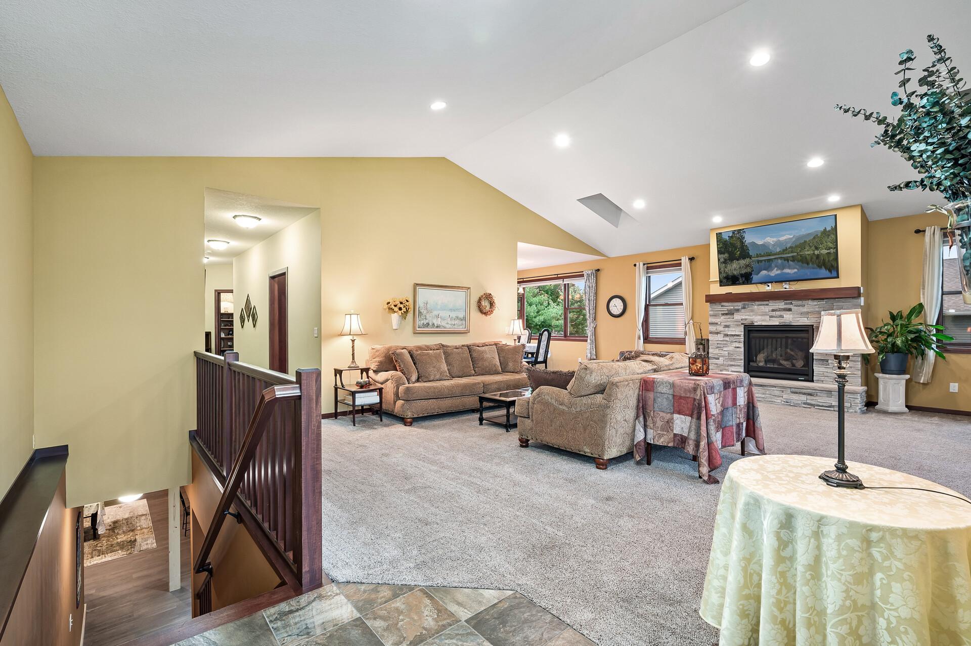 706 Ryan Ronald Road Roberts, WI 54023 - Photo 5 of 51 Gallery Image 5
