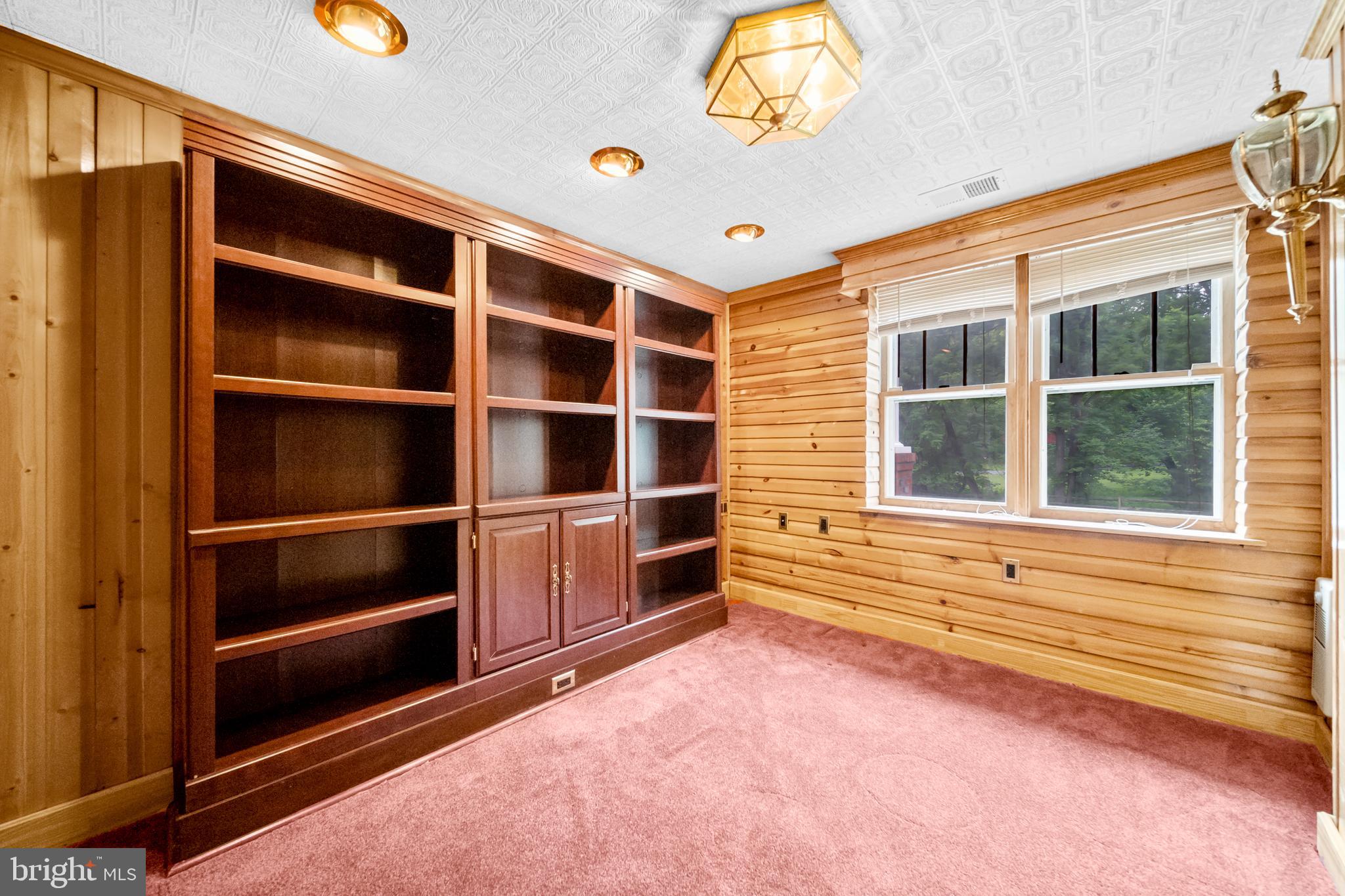 18189 Sands Road Purcellville, VA 20132 - Photo 62 of 145 Basement study or bedroom.